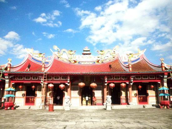 Gunung Timur Temple